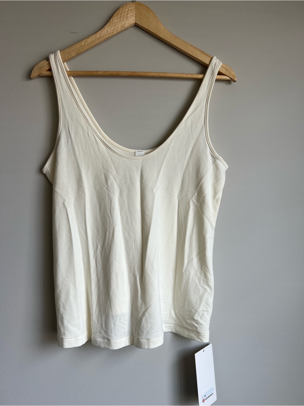 Lululemon BeCalm V-Neck Scoop Tank Size S Cream/Ivory NWT